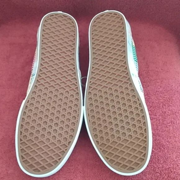 Men's VANS PRIDE SLIP ONS NWOT - Picture 3 of 9